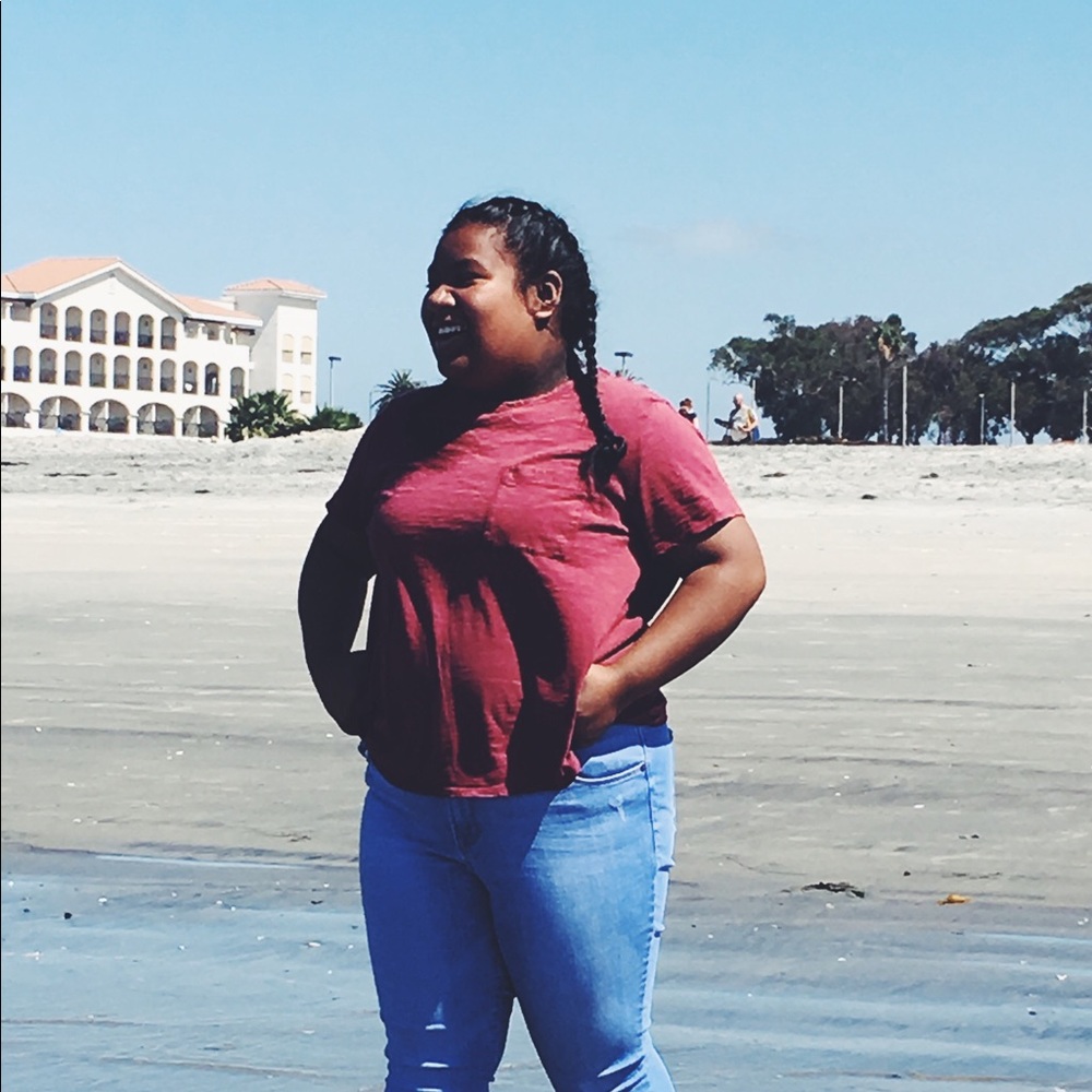 Meet your Posher, Abigail